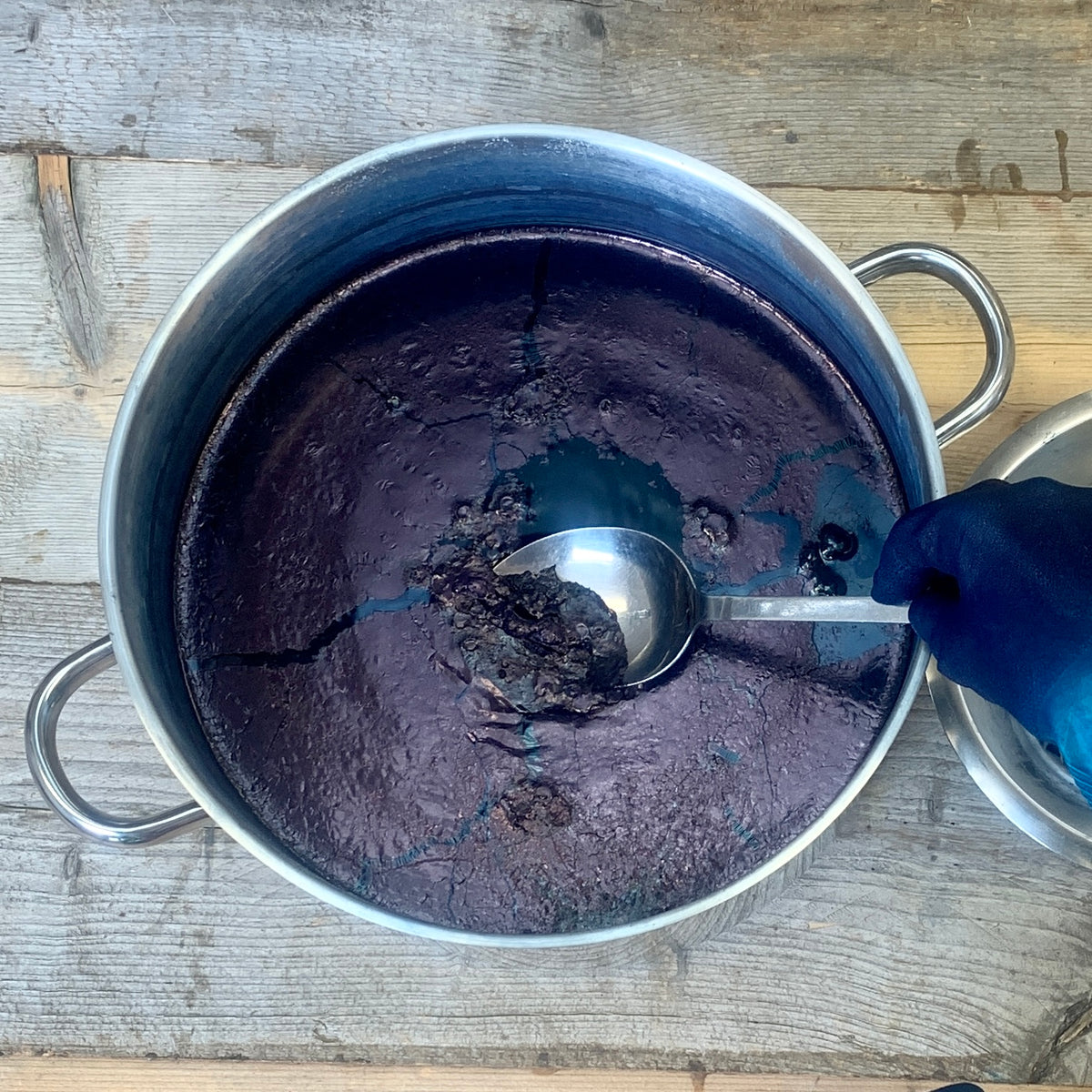 How to Prepare and Maintain an Indigo Vat